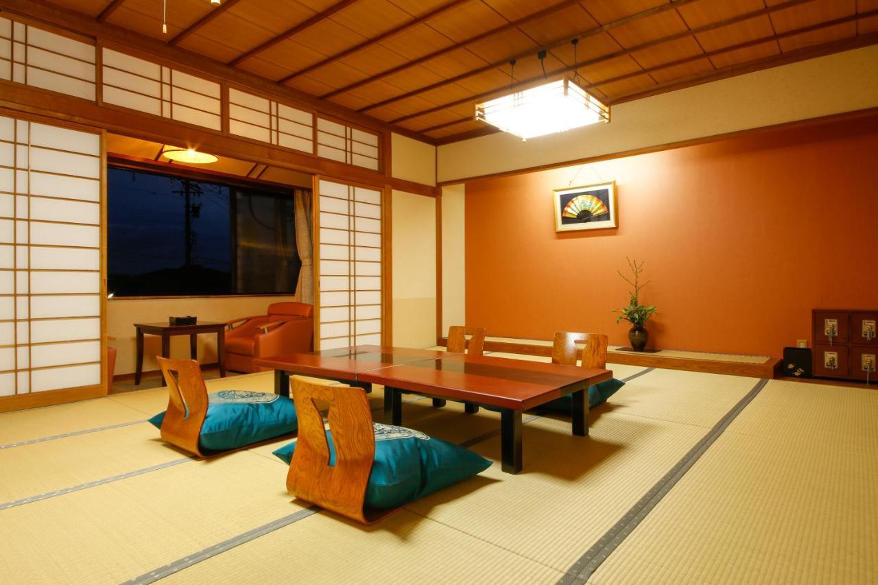 Hokuriku Yamashiro Onsen Hotel Kikyou Kaga  Exterior photo